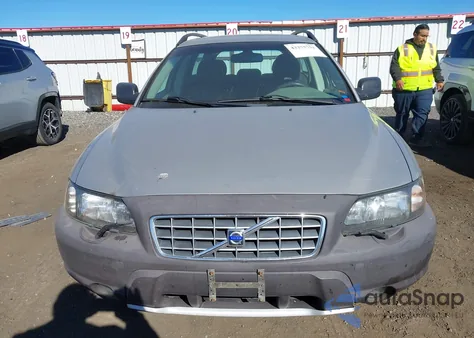 2002 Volvo V70 Xc z USA, uszkodzony, nr VIN YV1SZ58D221055866
